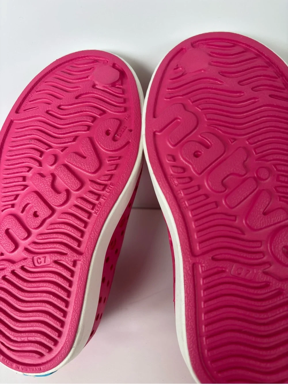 Native Kids Jefferson Pink Slip-On Water Shoes size 7